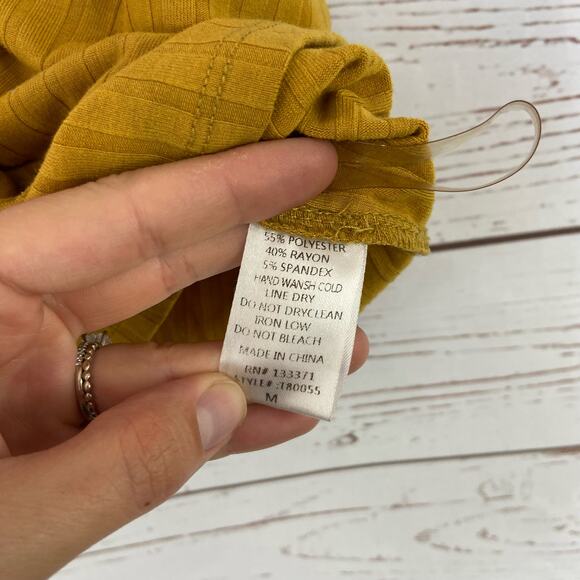 Windsor M Mustard Marigold Yellow Ribbed Knit Tie Knot Front Cami Crop Top - Picture 6 of 7